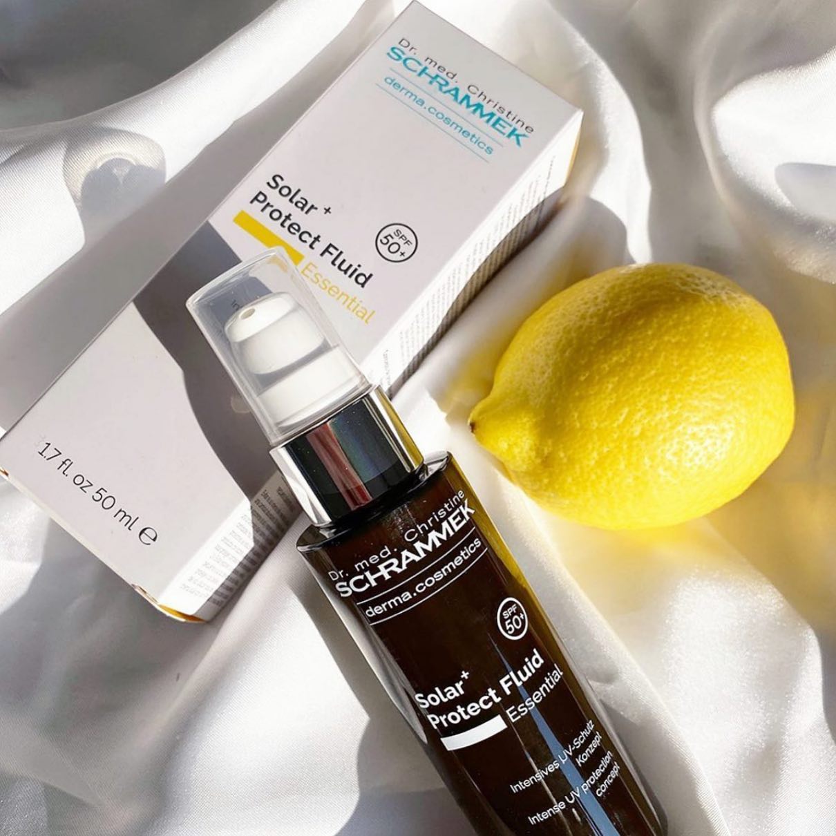 Let it shine️ 

Solar+ Protect Fluid SPF 50 er et MUST-HAVE solprodukt i vesken i vår- og sommerhalvåret. Påføres etter behov når huden utsettes for sterk UV-eksponering. Kan påføres over dagkrem og make-up eller blandes inn i favorittproduktet???????? Passer alle! 

#solar+