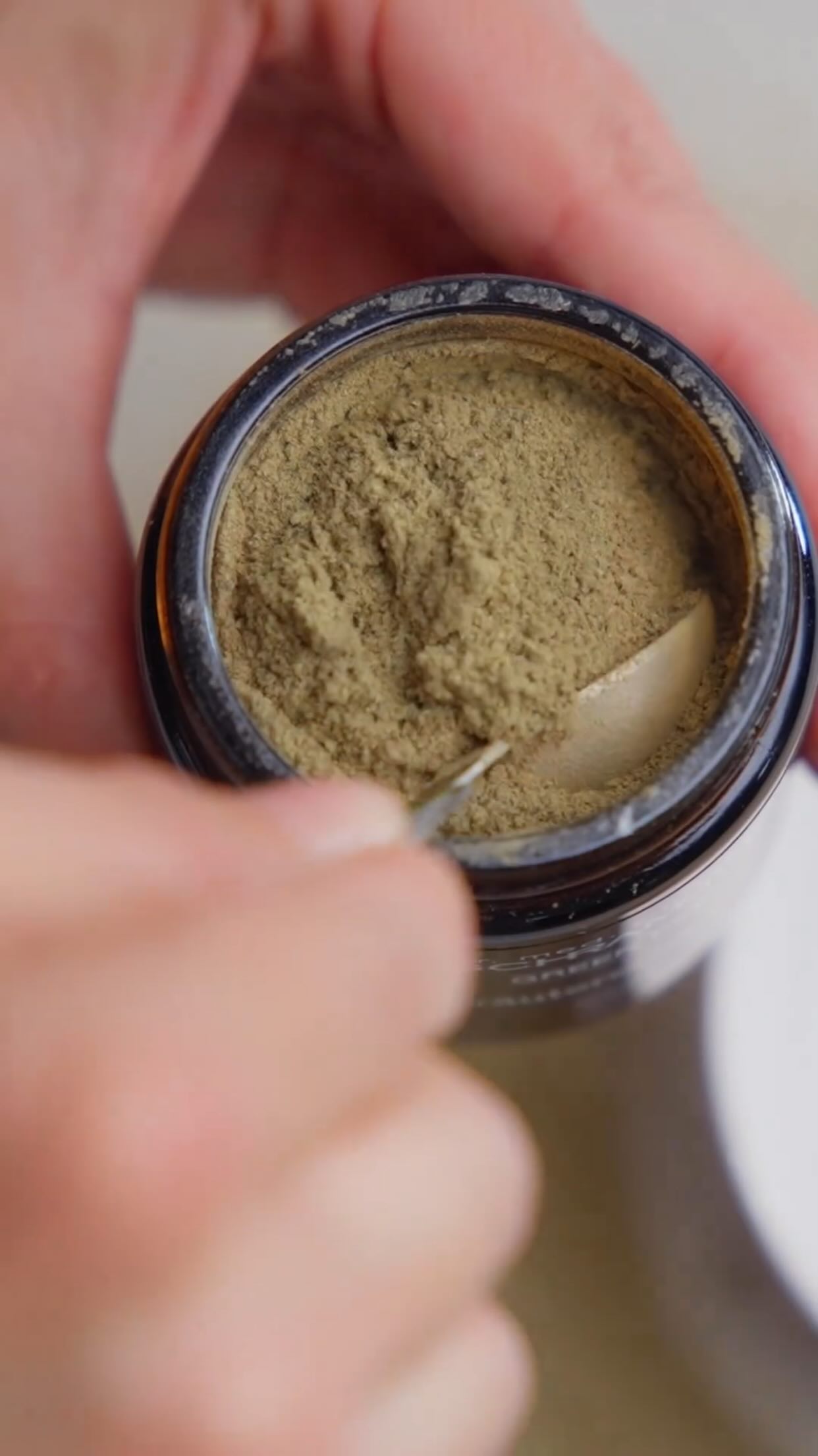 Your best friend

“Nature continues to surprise us with its self-healing powers. With our GREEN PEEL herbal mixture, we are consciously working with this ability.“ - Dr. med. Christine Schrammek-Drusio