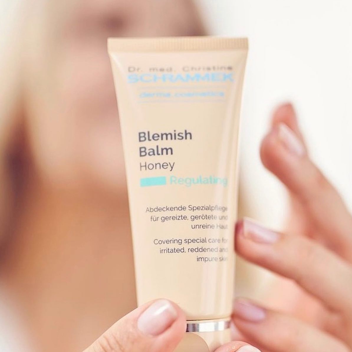 There ain’t no better glow than the Dr. Schrammek BB Cream glow🏻 Gå våren i møte med en glødende og frisk hud med kultproduktet og multitalentet Blemish Balm fra Dr. Schrammek

Blemish Balm er en foundation med innebygd hudpleie som får huden din til å stråle. Kombinerer fordeler som å dekke huden, bekjempe urenheter og berolige hudirritasjoner. Har en silkemyk konsistens som er enkel å påføre for et naturlig og jevnt resultat. Finnes i 4 naturlige farger. 

Besøk din nærmeste Dr. Schrammek klinikk for å finne nyansen som passer din hud.
