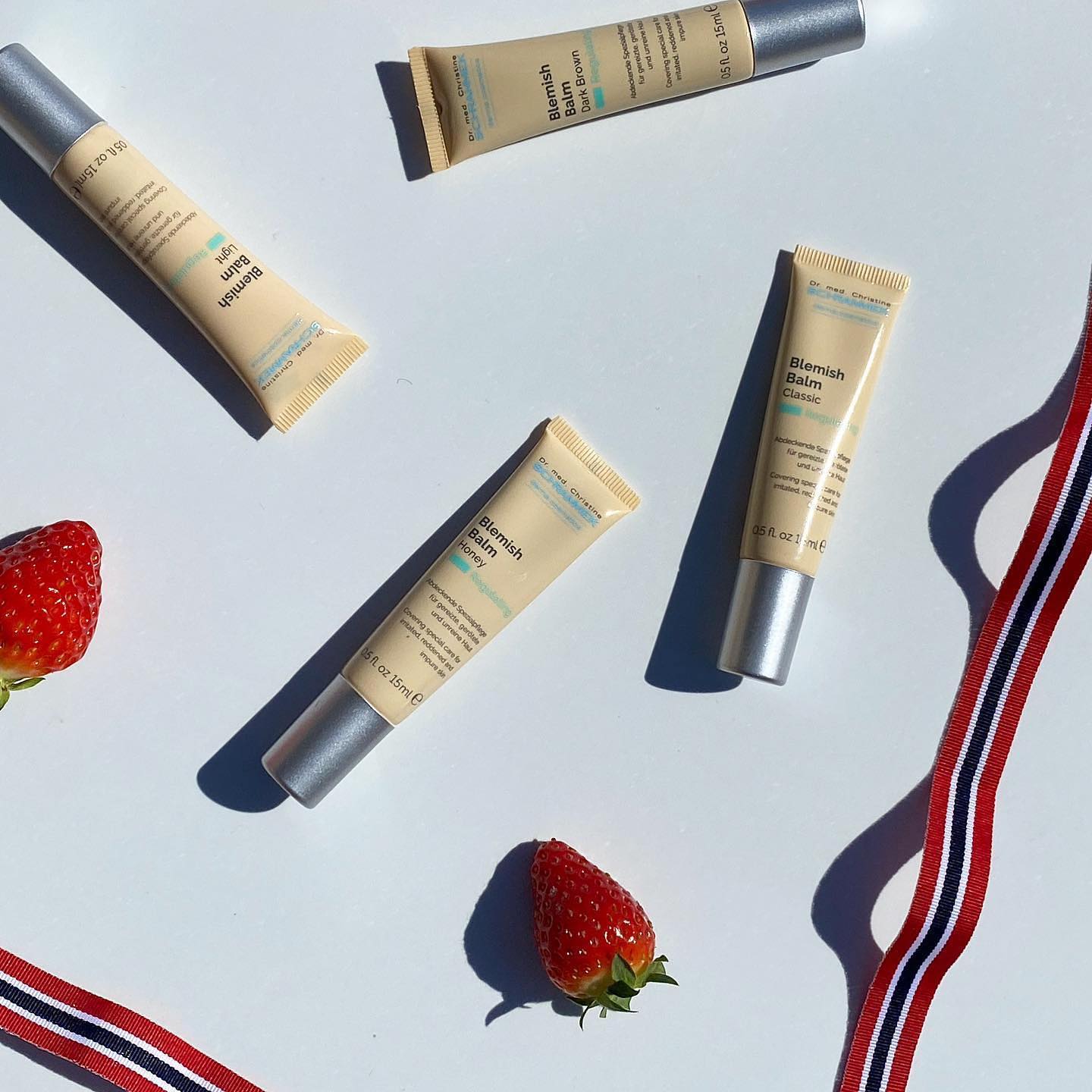 Dr. Schrammek garanterer glødende og naturlig hud på 17. mai med Blemish Balm🇳🇴🏻🥂

Finnes nå i 4 naturlige farger som smelter inn i huden og får din egen hudtone til å skinne igjennom Psst… Reisestørrelsen er perfekt i bunadsveska.